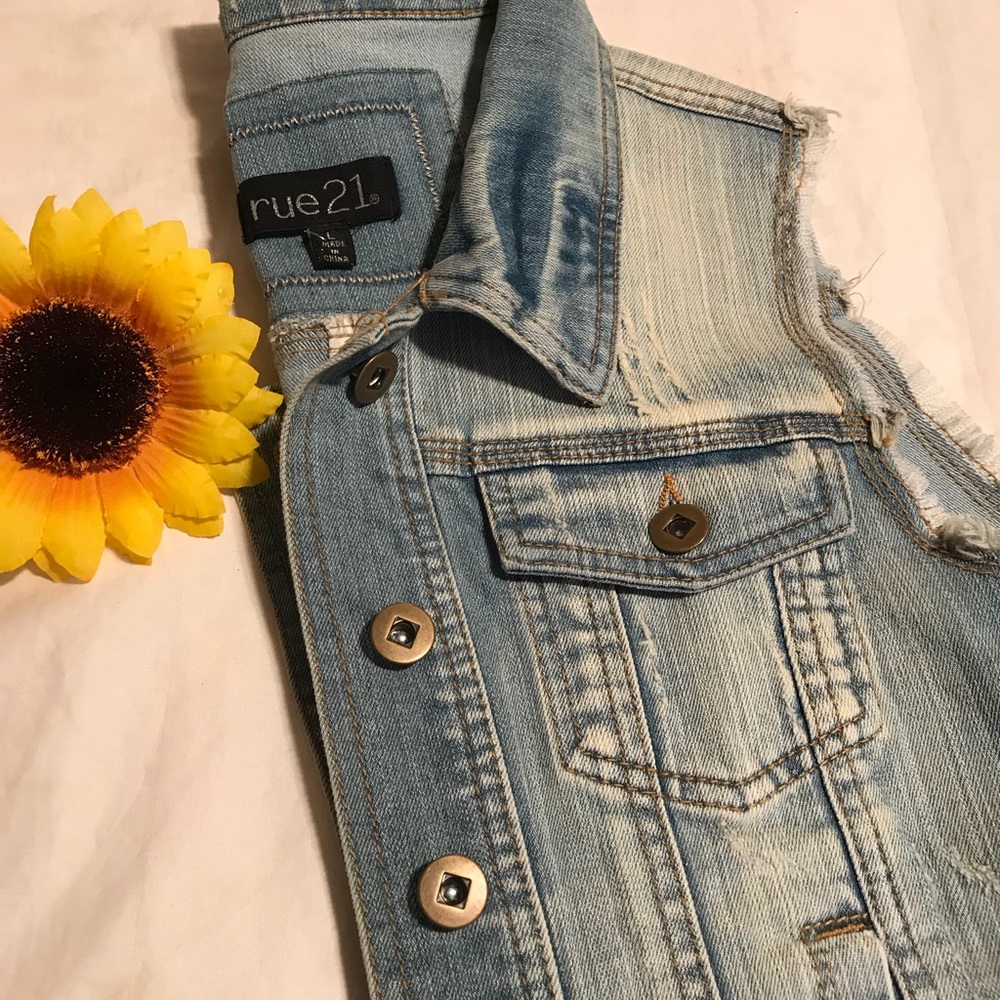 Beautiful Rue 21 Top